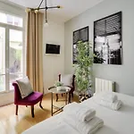 Charmant Studio Au Coeur De Paris Pour 2 Personnes By Weekome